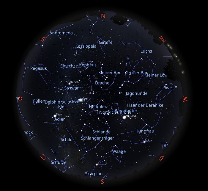 Das Bild zeigt eine Sternkarte, wie der Sternenhimmel am 15.06.2026 um 0:00 Uhr zu sehen ist.